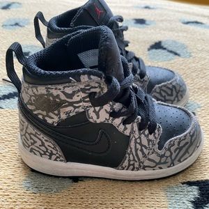 Nike Jordan’s toddler size 6